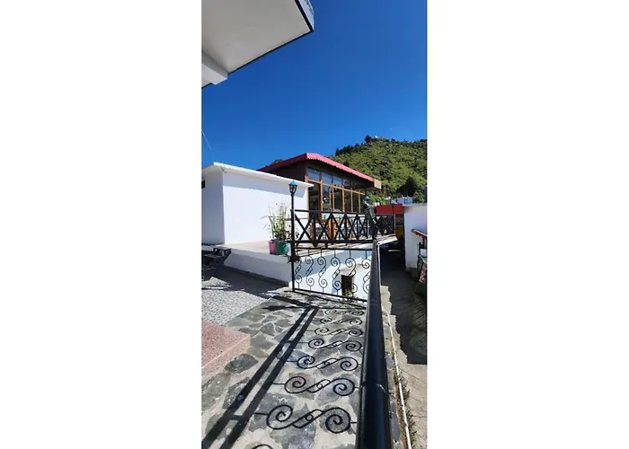 Monal Cafe And Homestay, Suwakholi