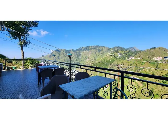 Monal Cafe And Homestay, Suwakholi