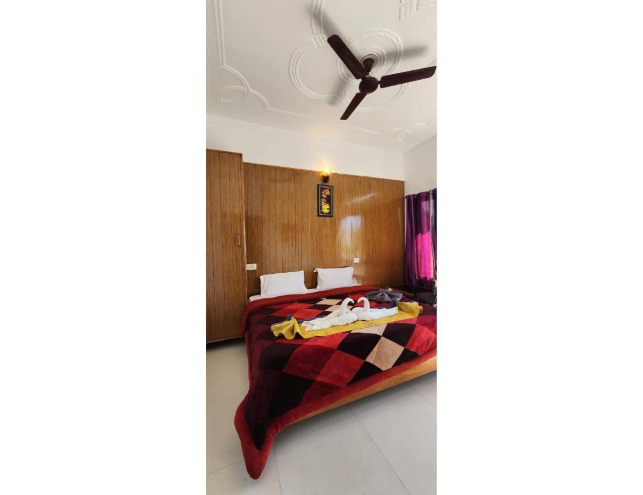 Monal Cafe And Homestay, Suwakholi Mussoorie