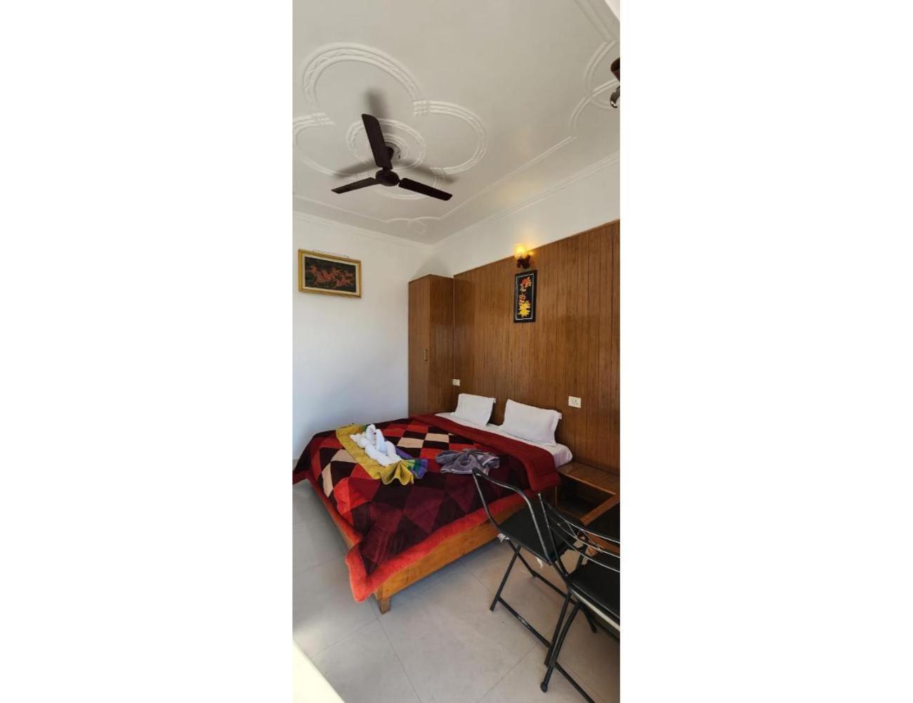 Homestay Monal Cafe And Homestay, Suwakholi *