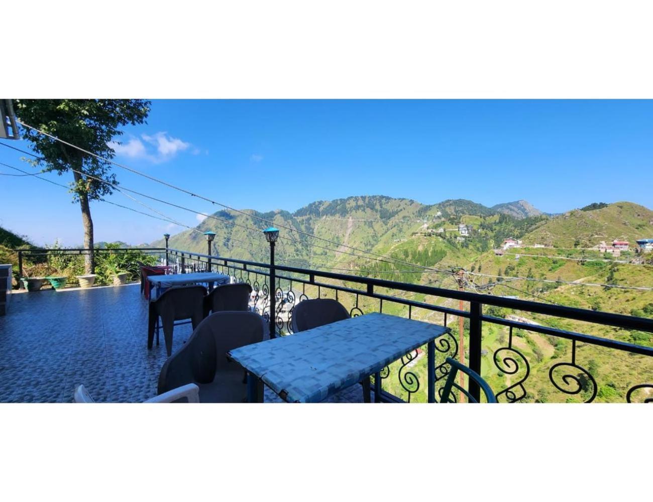 Homestay Monal Cafe And Homestay, Suwakholi